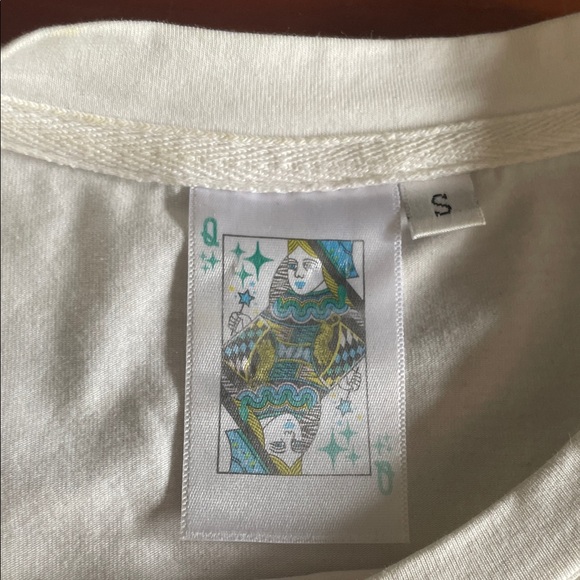 QUEEN OF SPARKLES Tee with Sequin Spritzer Cans - Picture 11 of 14